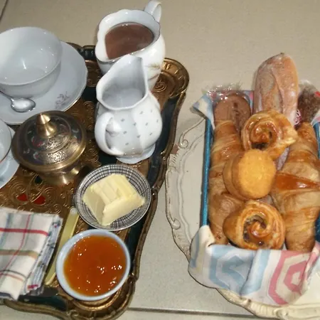 Guest house In Guest - Luxury Guest Room, Private Entrance, Shower Room, Wc, Terrace, Private