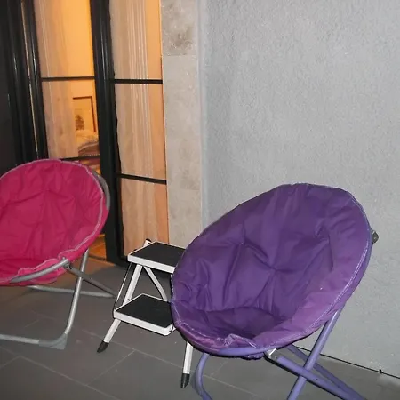 In Guest - Luxury Guest Room, Private Entrance, Shower Room, Wc, Terrace, Private *