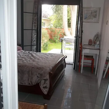 In Guest - Luxury Guest Room, Private Entrance, Shower Room, Wc, Terrace, Private *