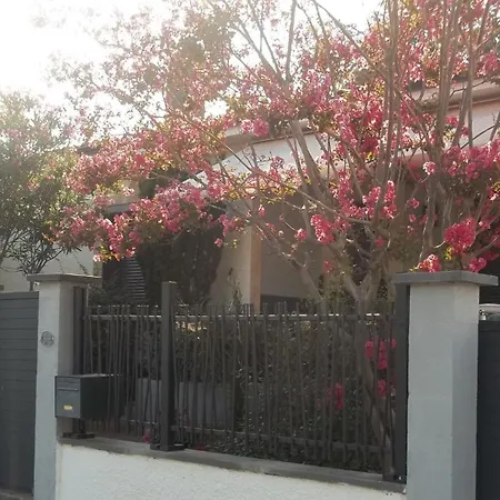In Guest - Luxury Guest Room, Private Entrance, Shower Room, Wc, Terrace, Private Gæstehus